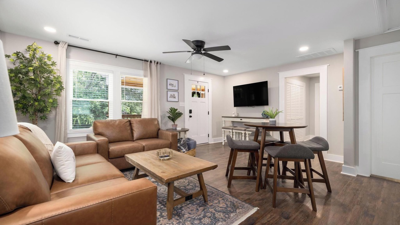 Photo of Livingroom in Jonesborough