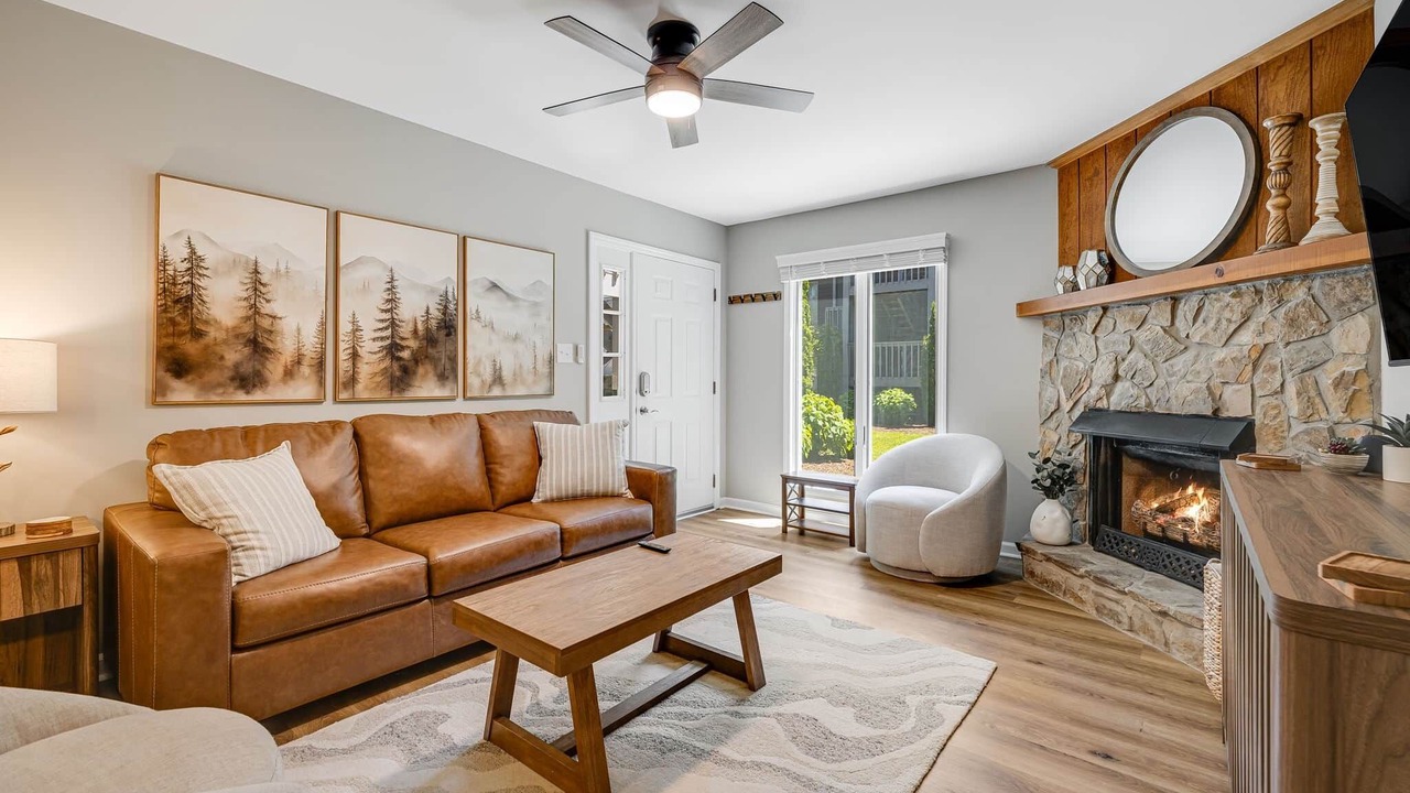Photo of Livingroom in Blowing Rock