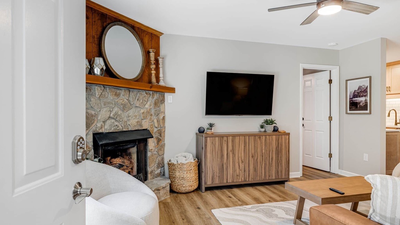 Photo of Livingroom in Blowing Rock