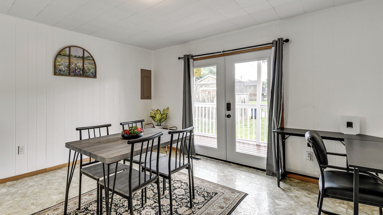 Photo of Livingroom in Ashland