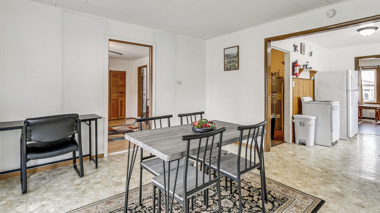 Photo of Livingroom in Ashland