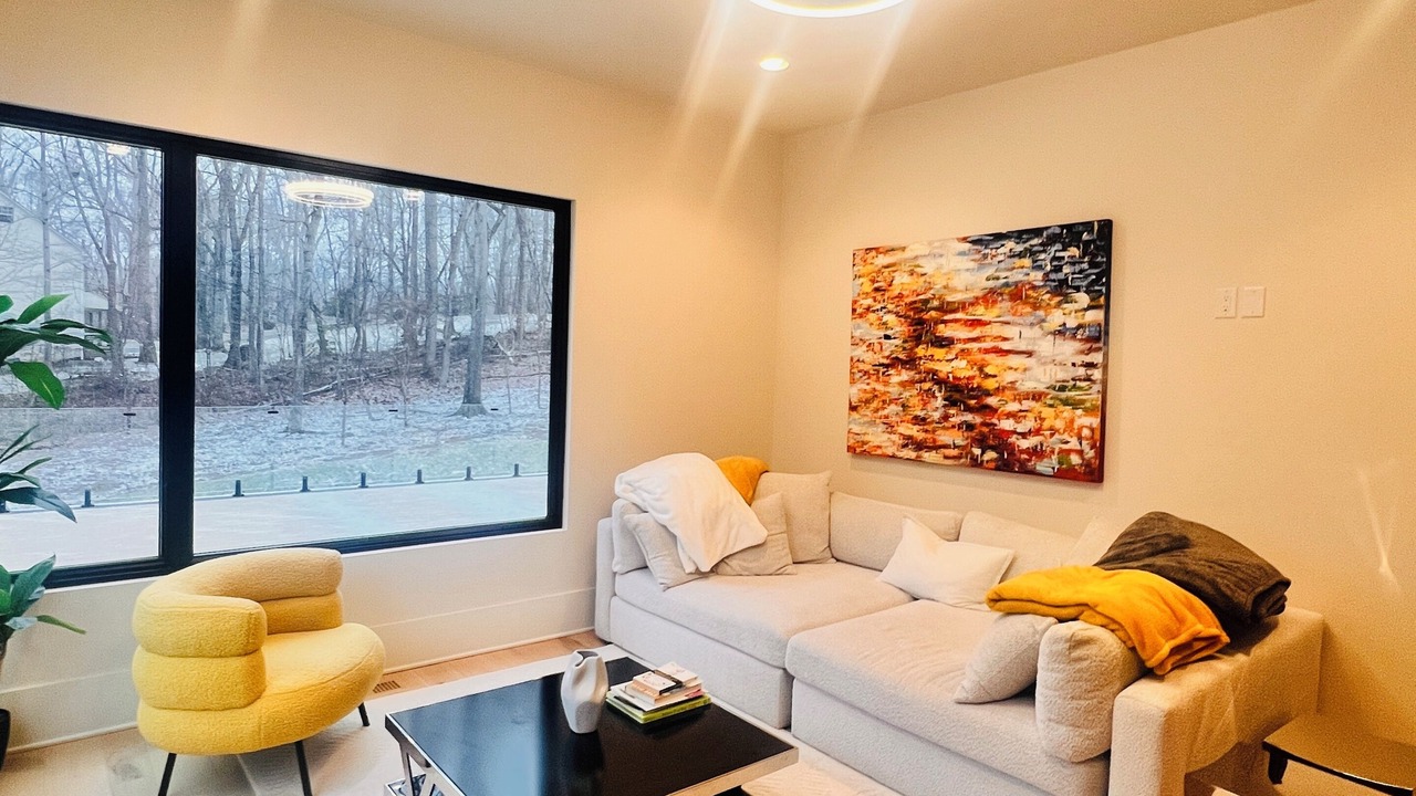 Photo of Livingroom in Leesburg