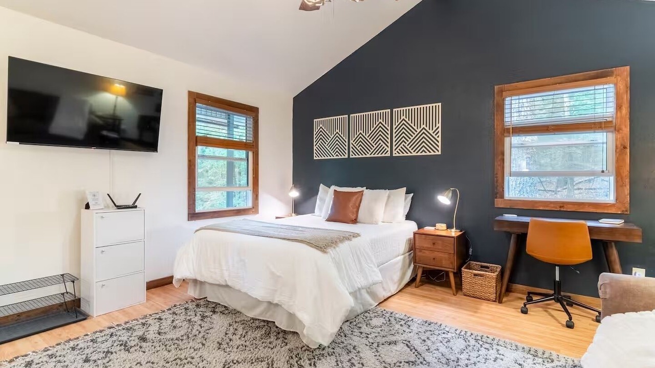 Photo of Bedroom in Piney Creek