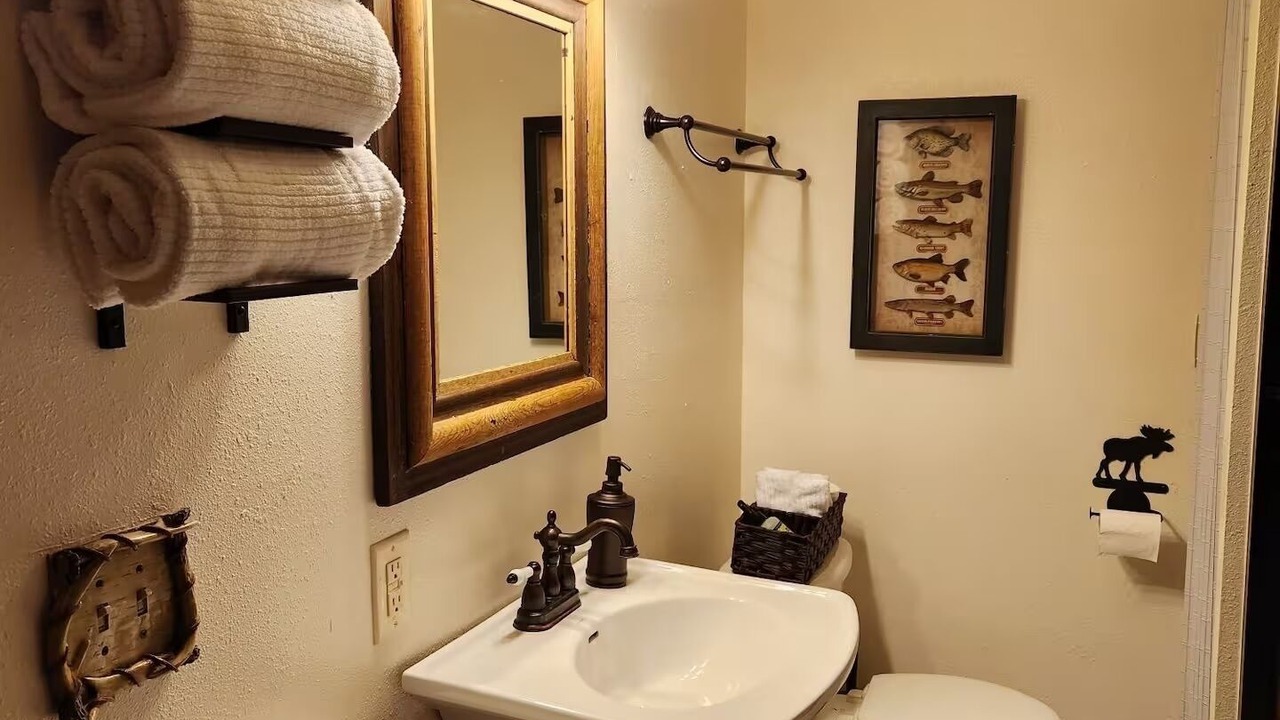 Photo of Bathroom in Piney Creek