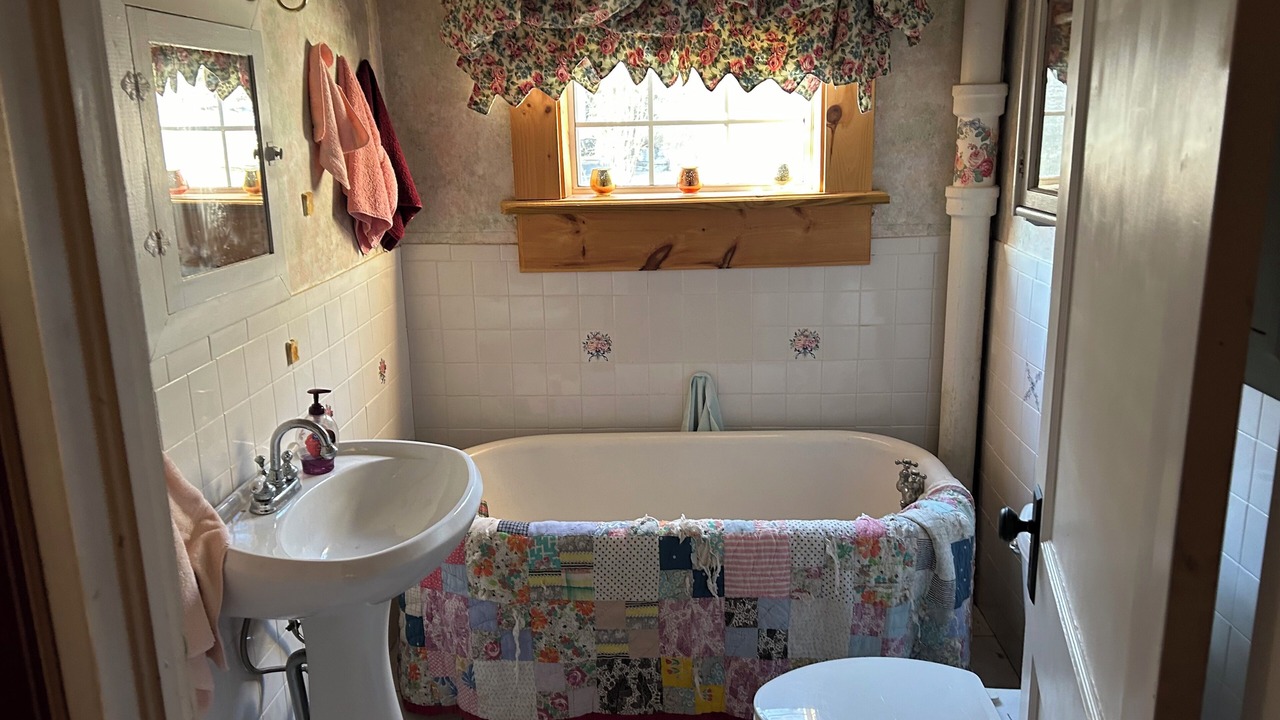 Photo of Bathroom in Mortimer