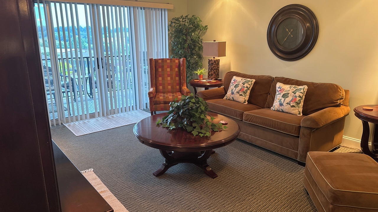 Photo of Livingroom in Bluff City