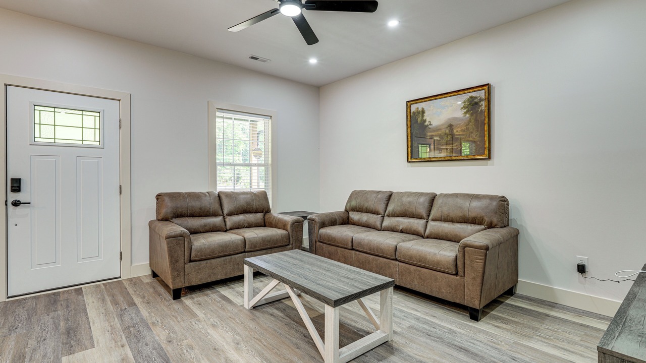 Photo of Livingroom in Banner Hill