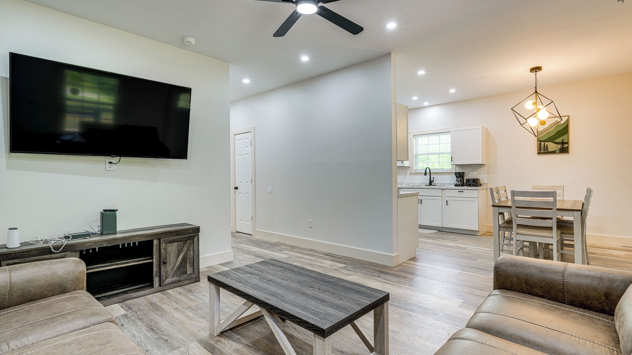 Photo of Livingroom in Banner Hill