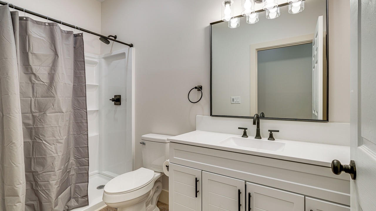 Photo of Bathroom in Banner Hill