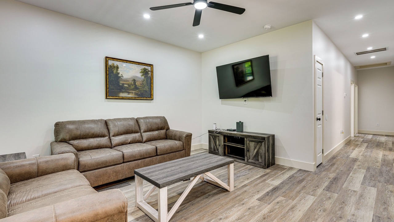Photo of Livingroom in Banner Hill