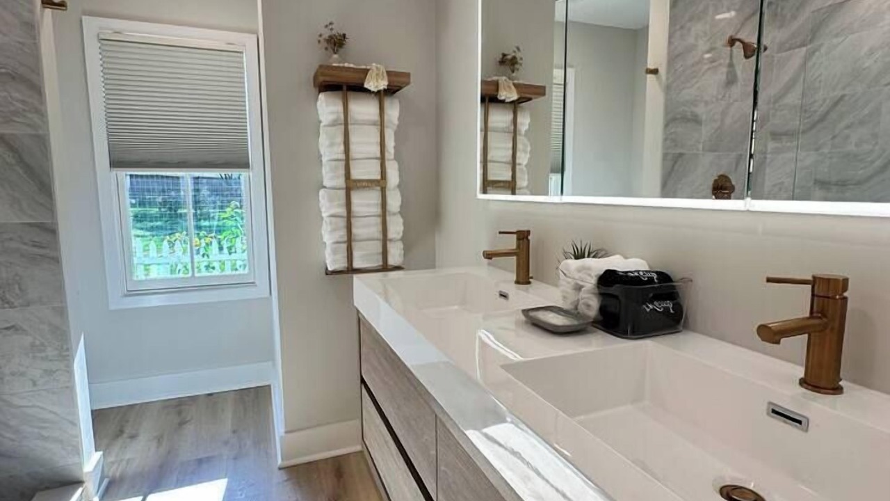 Photo of Bathroom in Leesburg's Old and Historic District