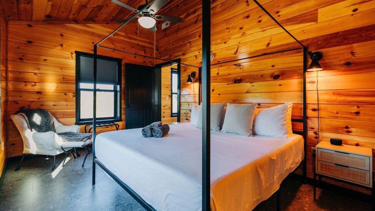 Photo of Bedroom in Rogers