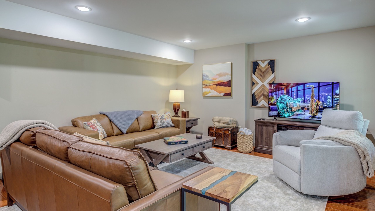 Photo of Livingroom in West Jefferson