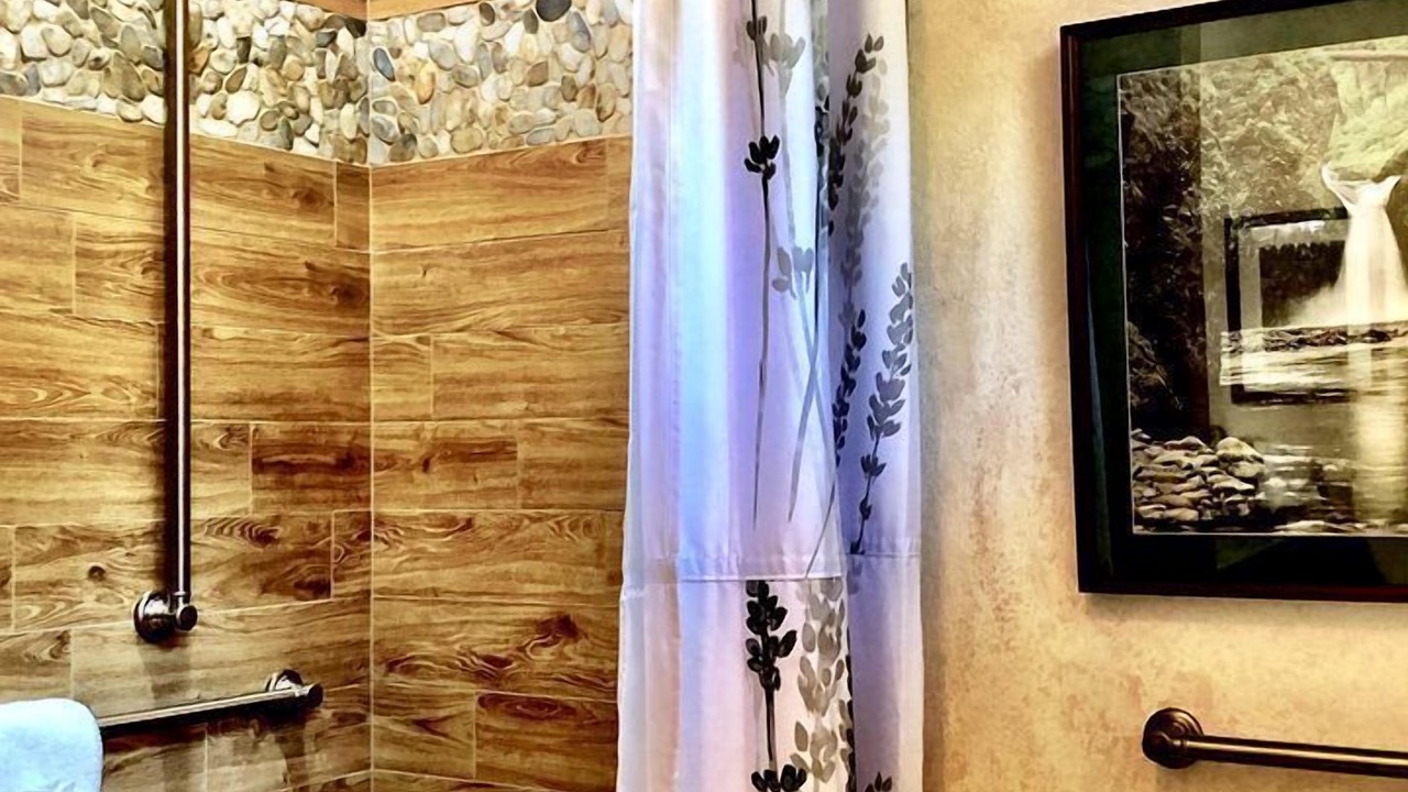 Photo of Bathroom in Mount Ida
