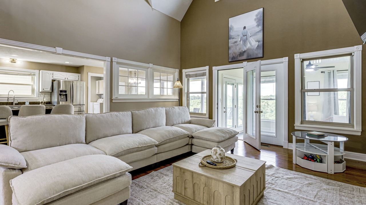 Photo of Livingroom in Corinth