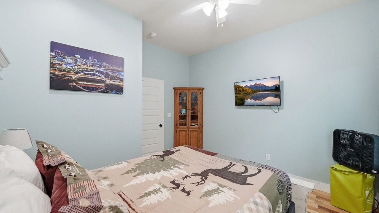 Photo of Bedroom in Kodak