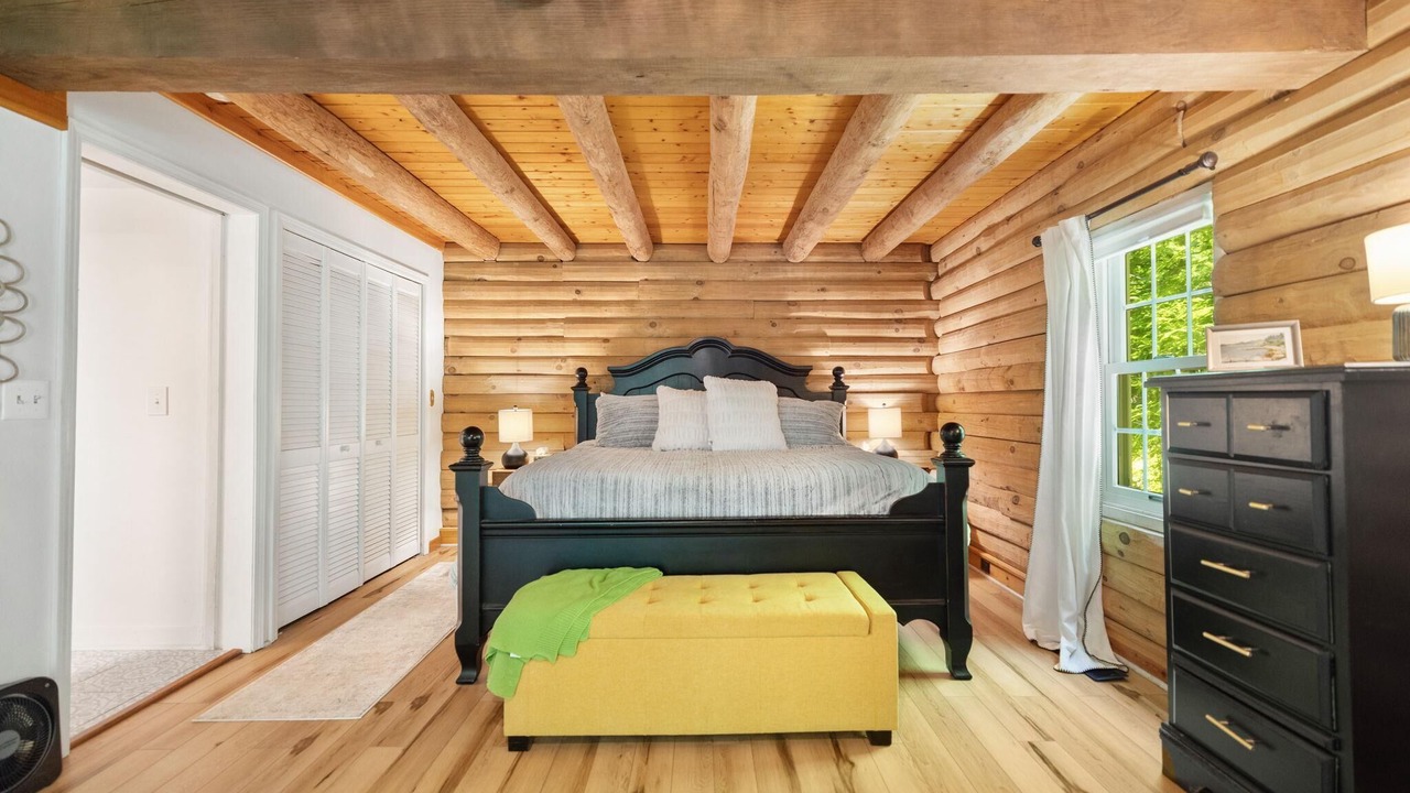 Photo of Bedroom in Means