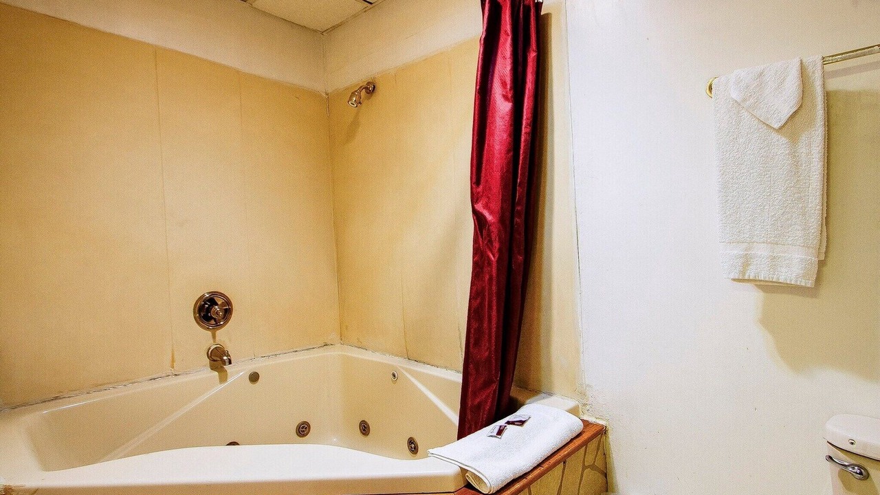 Photo of Bathroom in Chapmanville