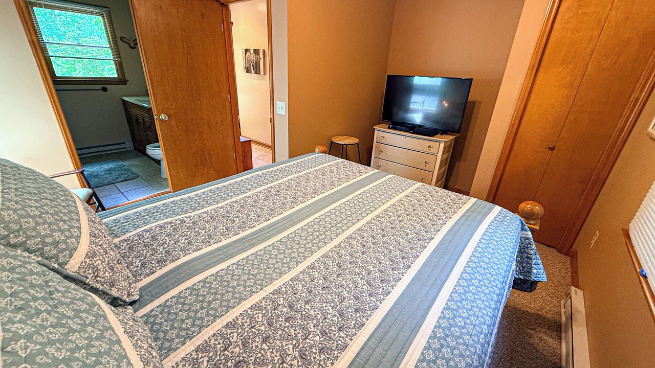Photo of Bedroom in Lansing
