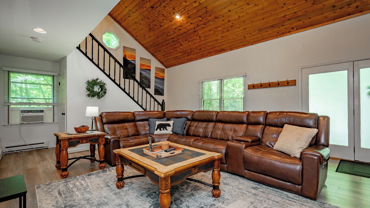 Photo of Livingroom in McHenry
