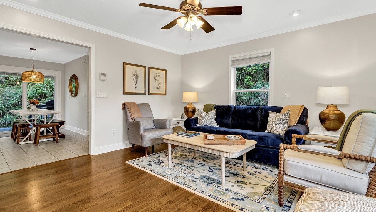 Photo of Livingroom in Barnardsville