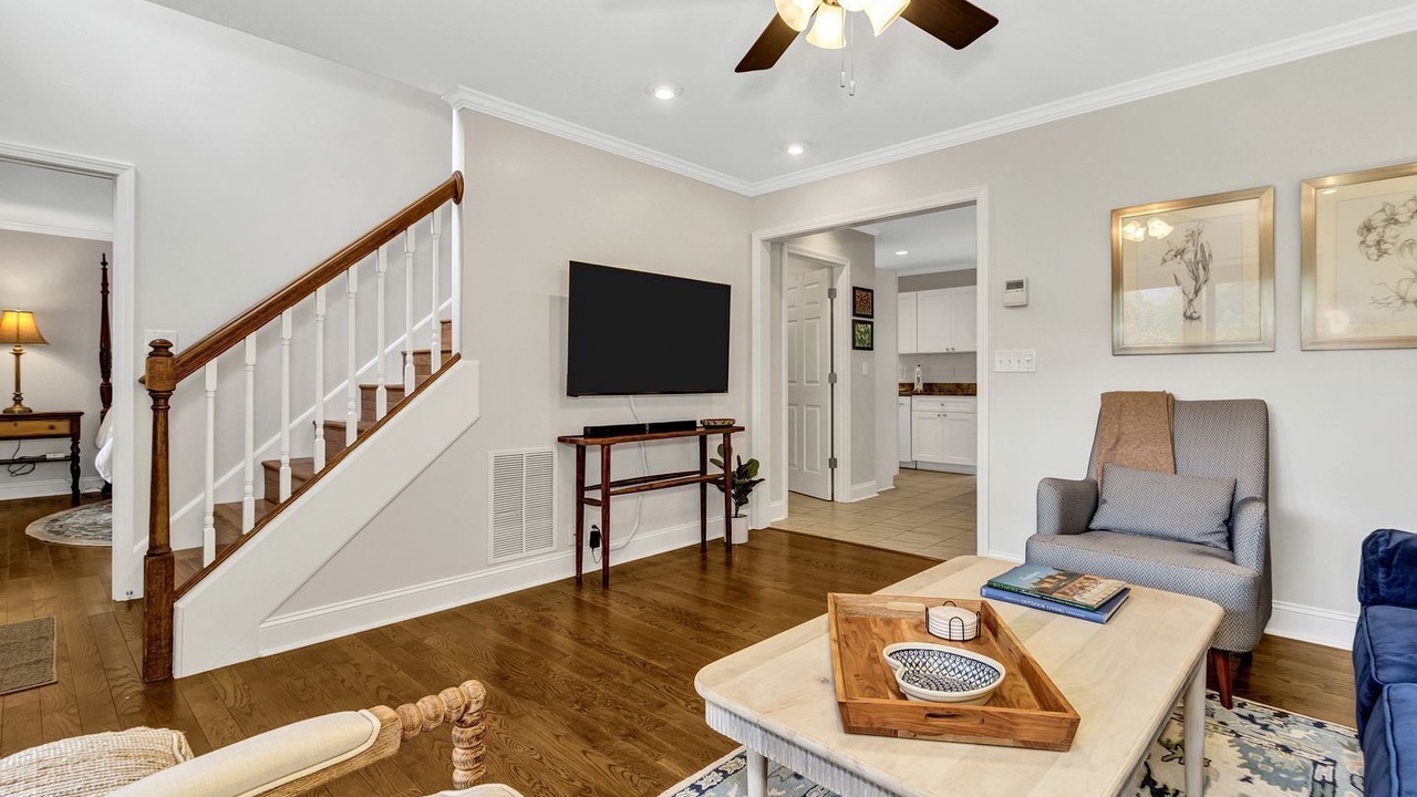 Photo of Livingroom in Barnardsville