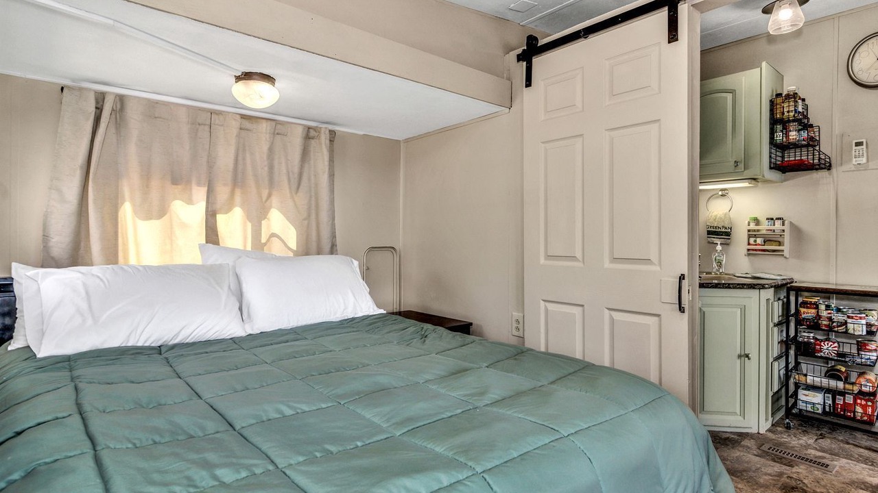 Photo of Bedroom in Old Fort