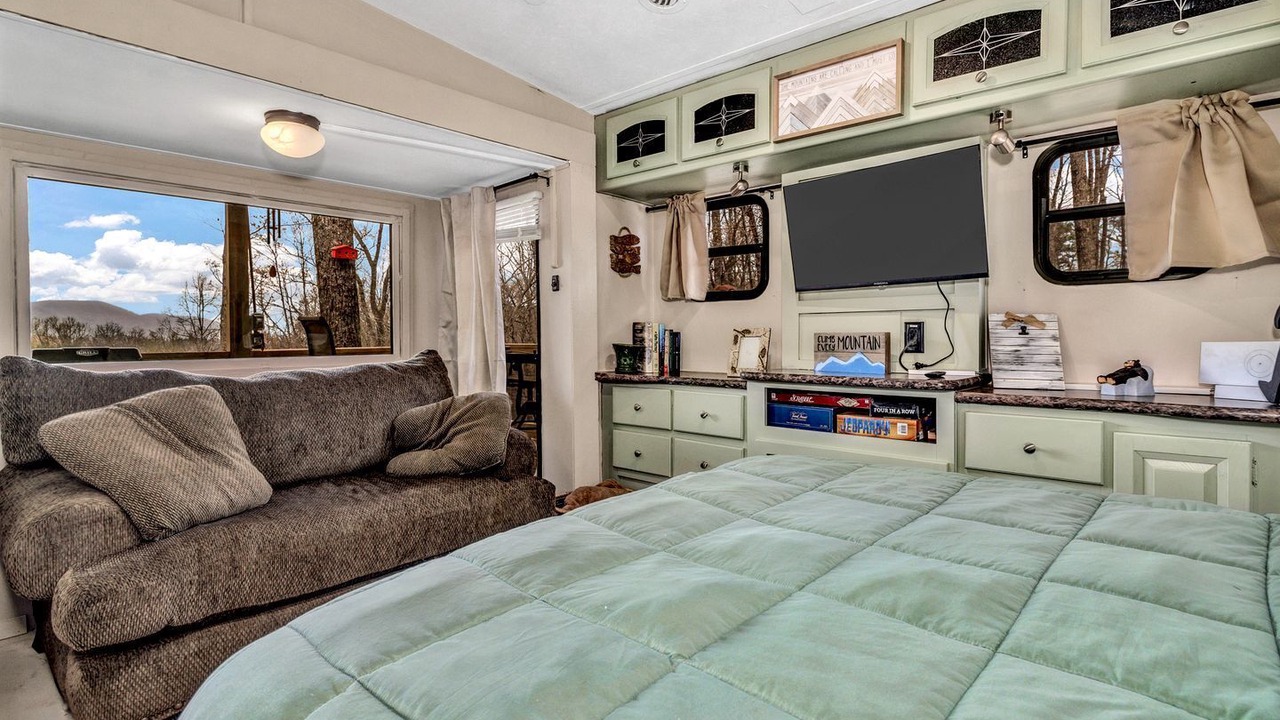 Photo of Bedroom in Old Fort