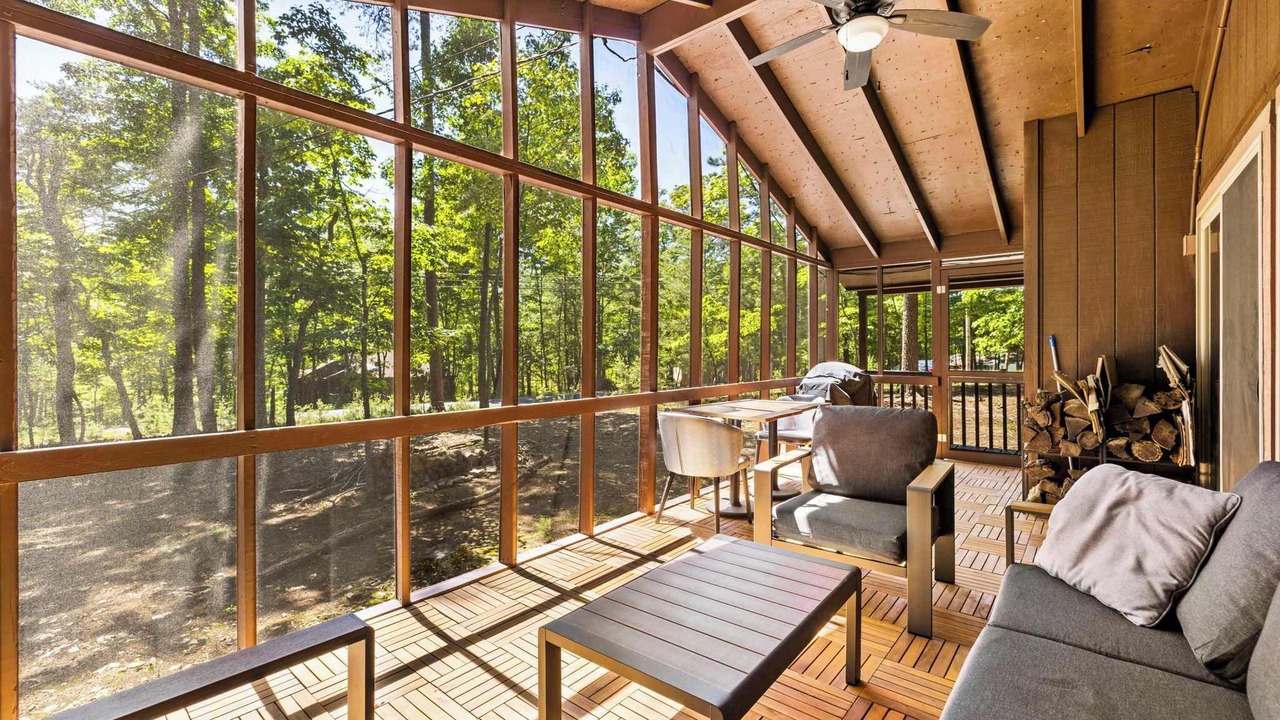 Photo of Livingroom in The Woods