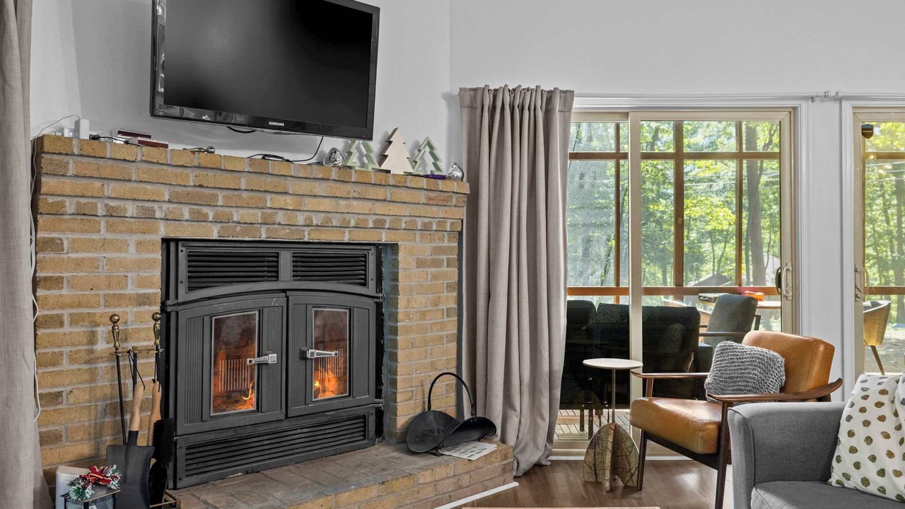 Photo of Livingroom in The Woods