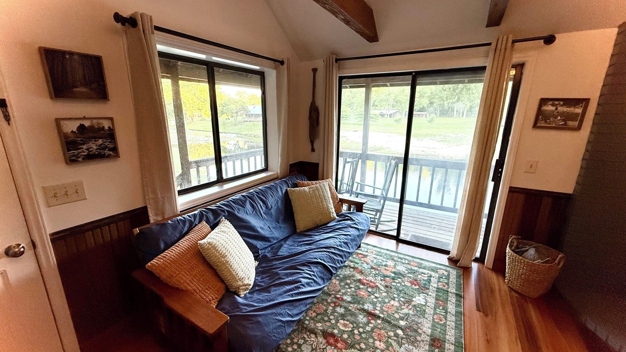 Photo of Livingroom in Morganton