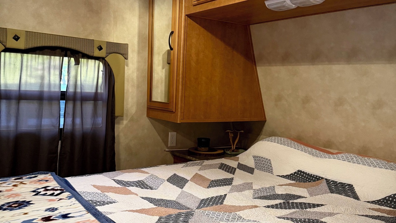 Photo of Bedroom in Burnt Chimney