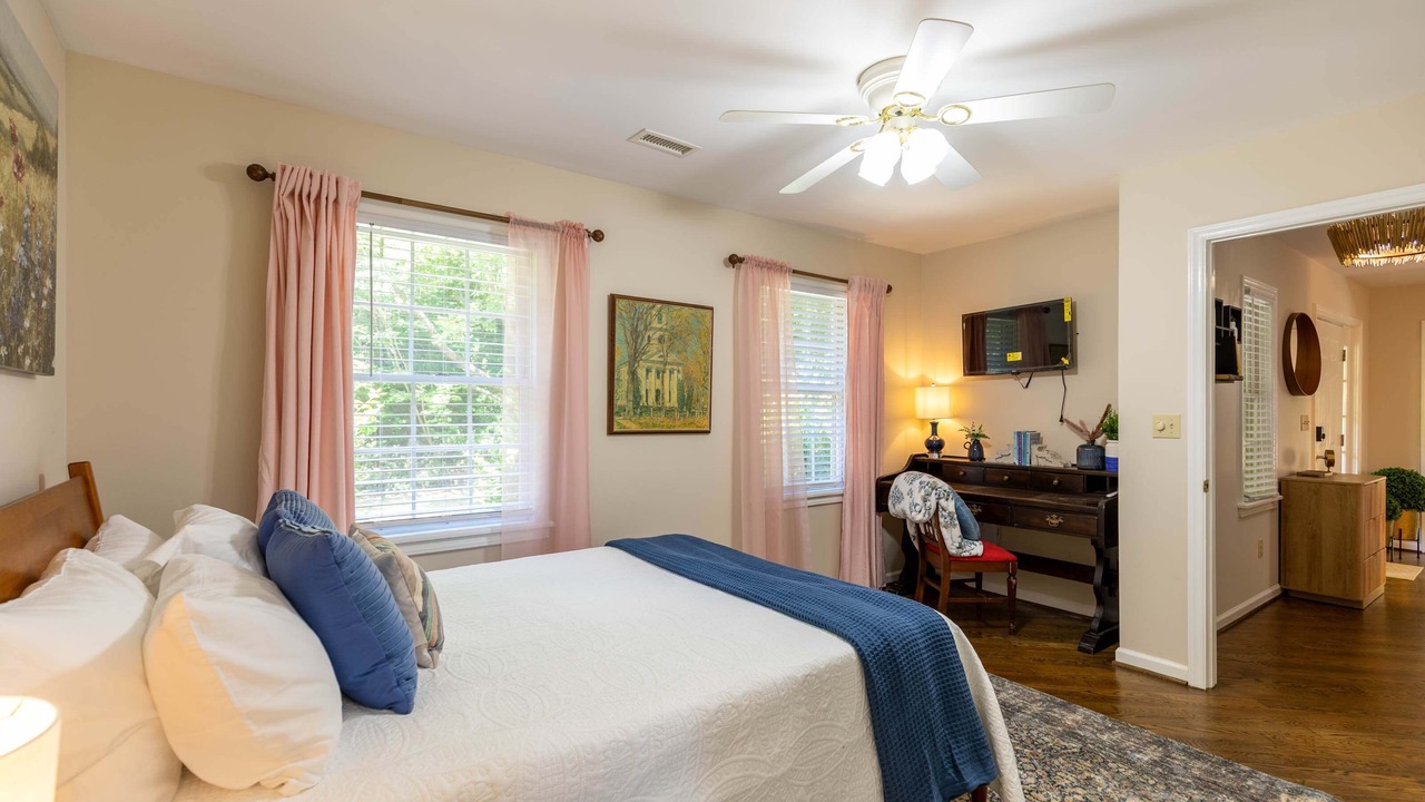 Photo of Bedroom in Lenoir