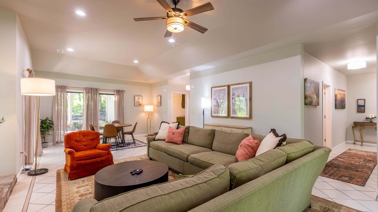 Photo of Livingroom in Lenoir