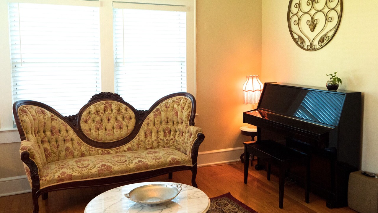Photo of Livingroom in Elizabethton