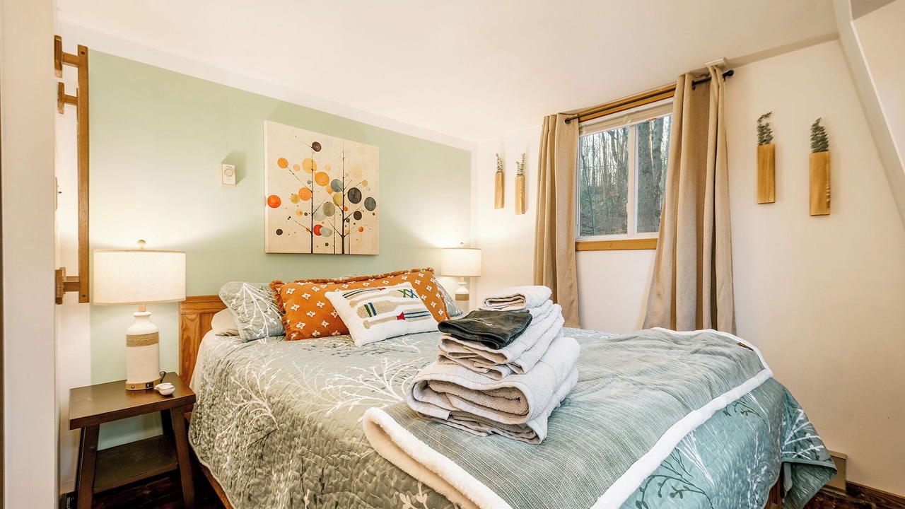 Photo of Bedroom in Oakland