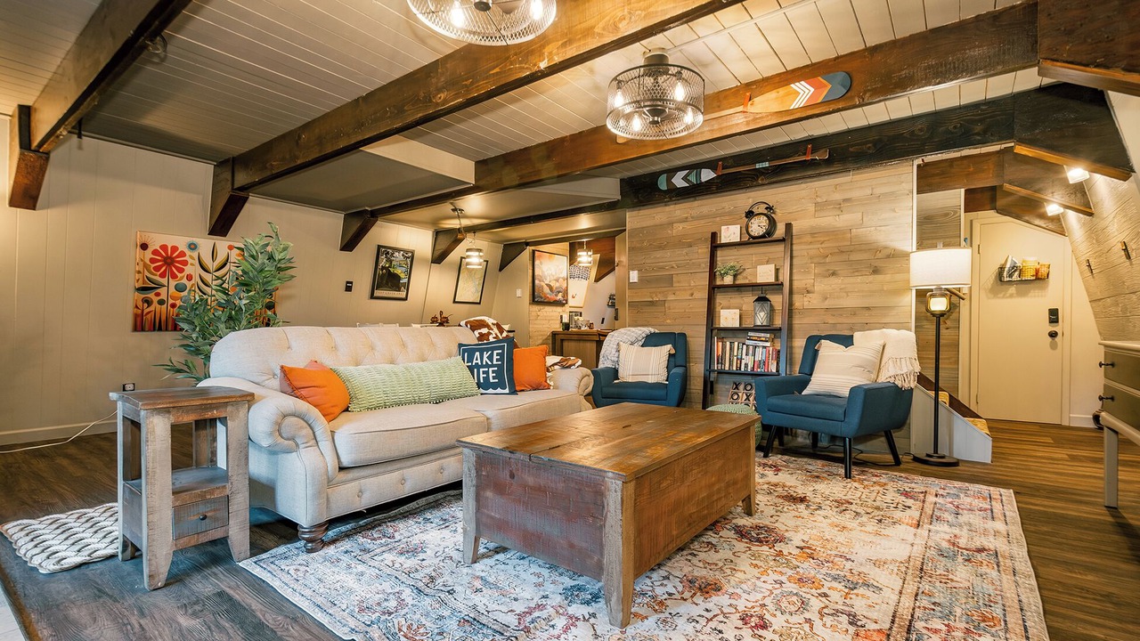 Photo of Livingroom in Oakland
