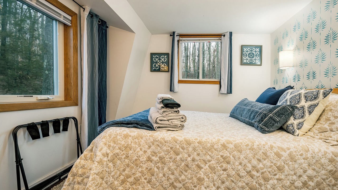 Photo of Bedroom in Oakland