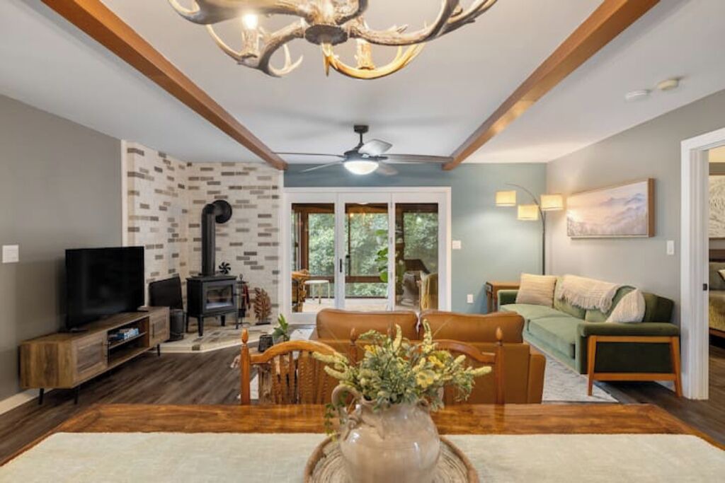 Photo of Livingroom in Lake Lure