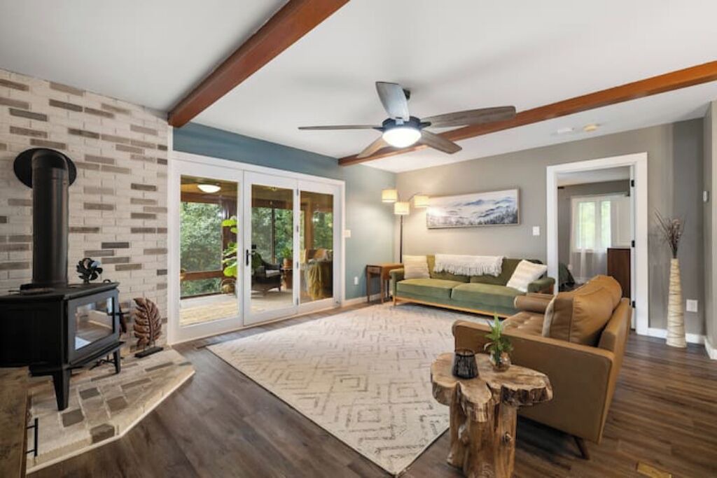 Photo of Livingroom in Lake Lure