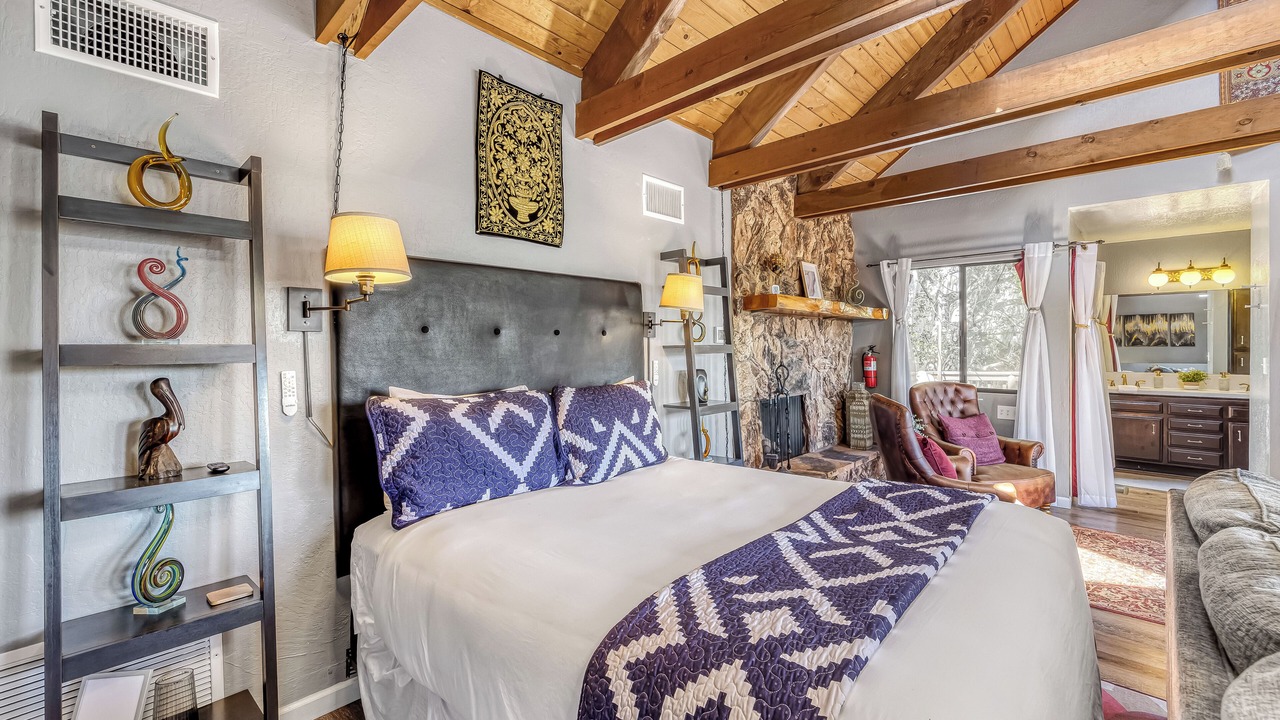 Photo of Bedroom in Lake Arrowhead