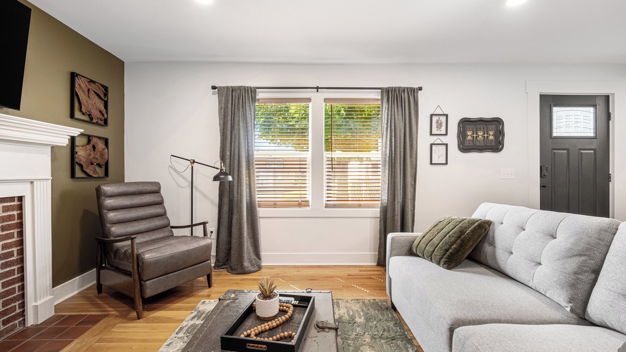 Photo of Livingroom in La Grange