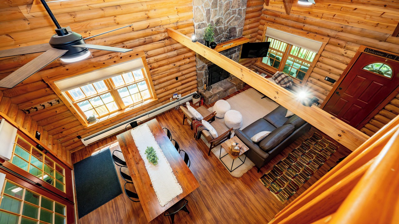 Photo of Livingroom in North Glade Hills