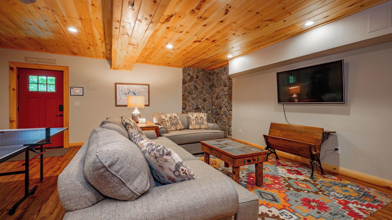 Photo of Livingroom in North Glade Hills