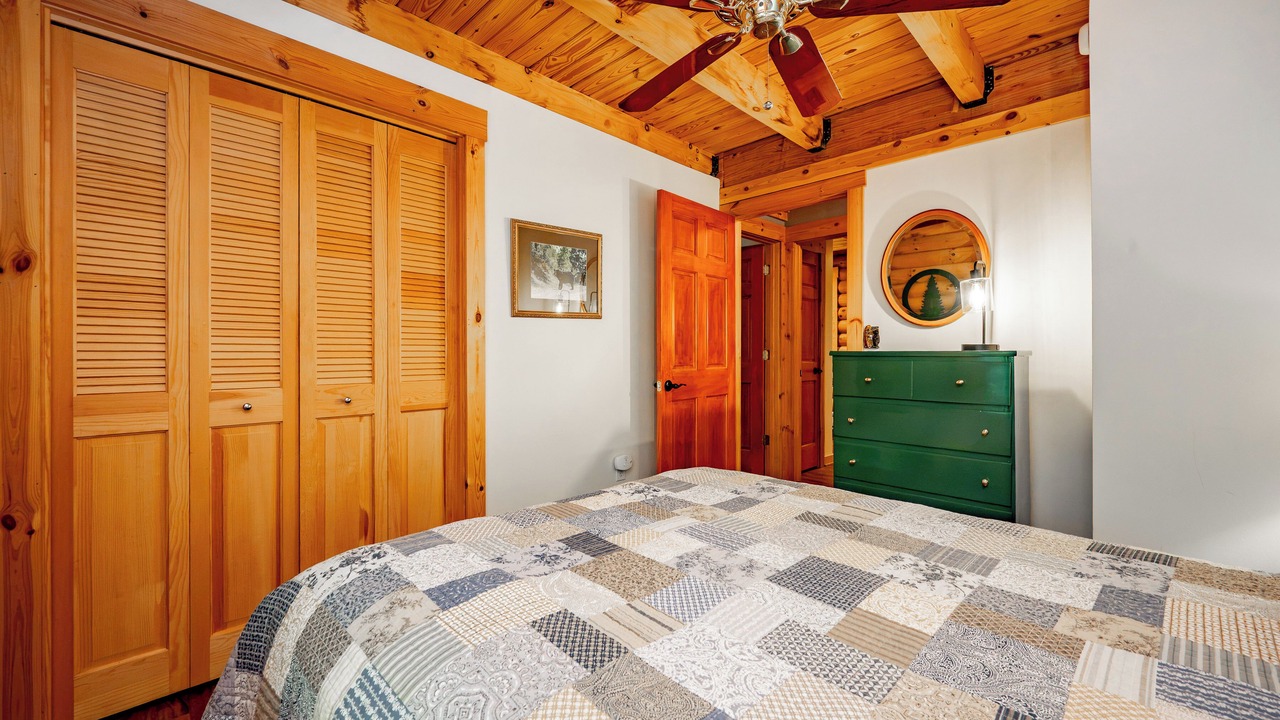 Photo of Bedroom in North Glade Hills