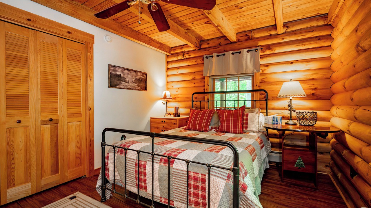 Photo of Bedroom in North Glade Hills