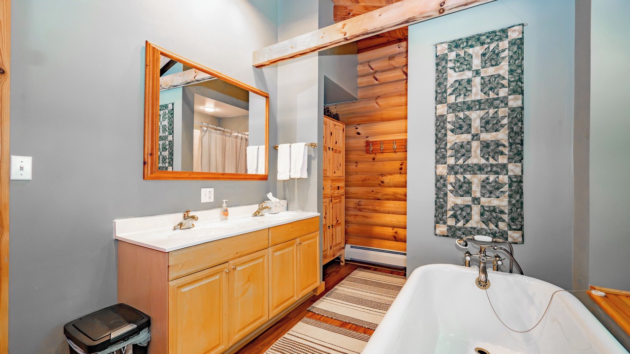Photo of Bathroom in North Glade Hills