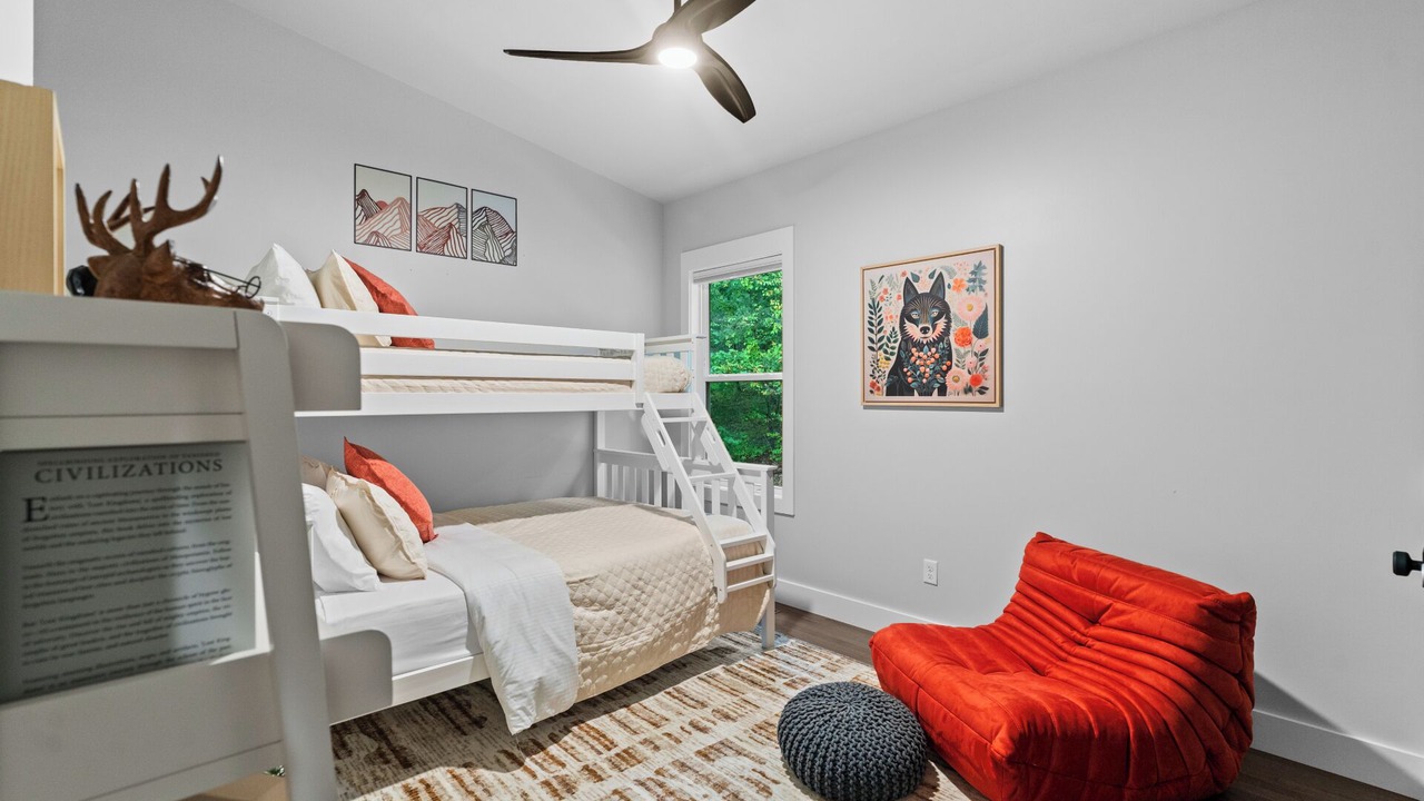 Photo of Bedroom in Swannanoa