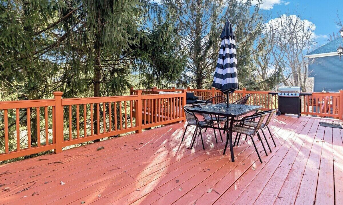 Photo of Outdoor in Oakley