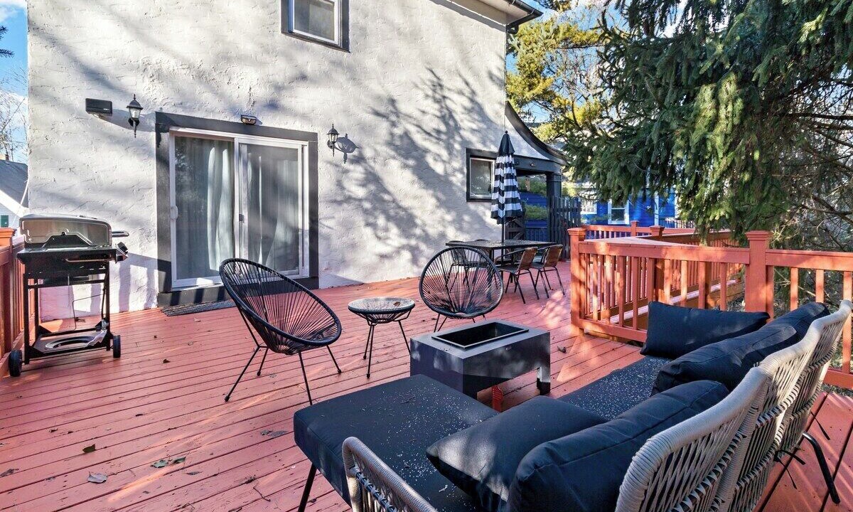 Photo of Outdoor in Oakley